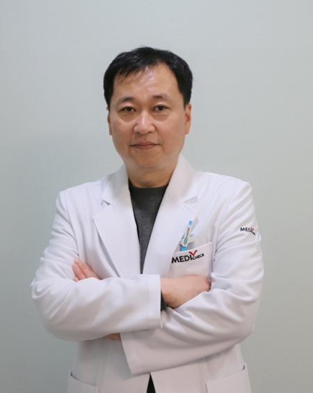 김지섭 진료과장(홈페이지 크기변환).jpg
