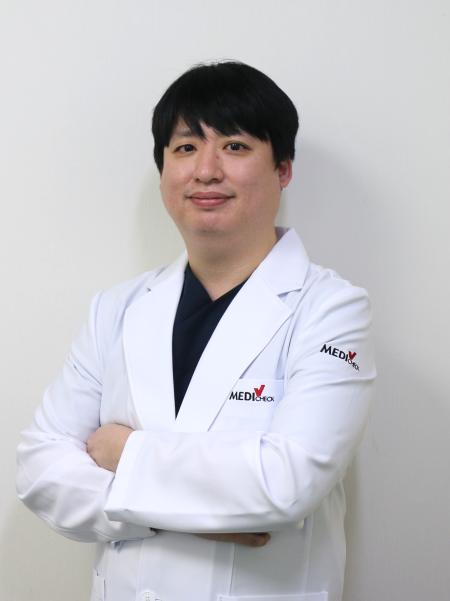 정동명 진료과장 - 복사본.JPG